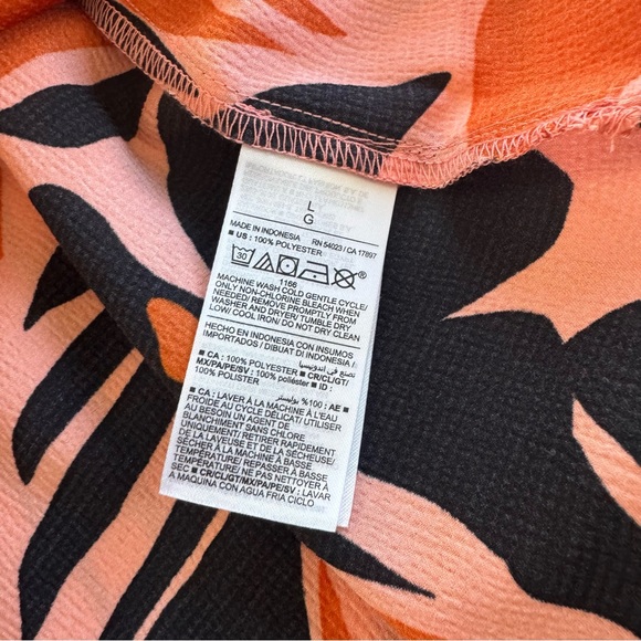 Old navy satin tank - Picture 5 of 6